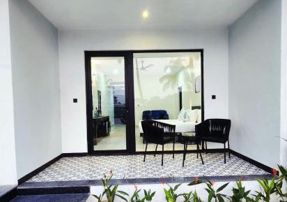 Premium Poolside Garden