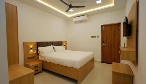 Deluxe Queen Room