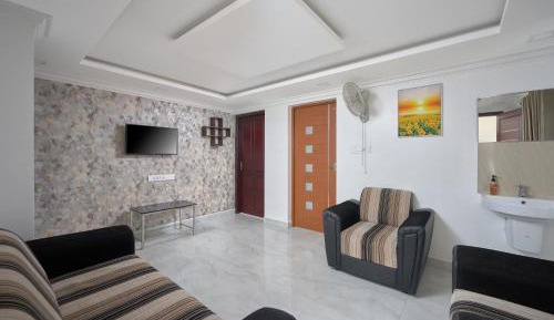 Double Room with Balcony (Lower Floor With Two Attached Bedrooms and Kitchen)