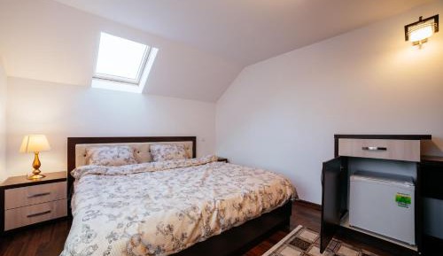 Deluxe Double Room with Shared Bathroom