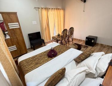 Twin Room with Pool View