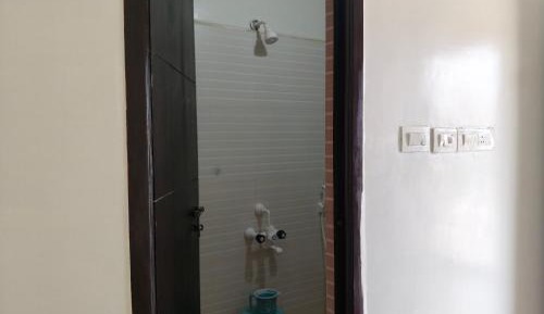 Apartment with Shower
