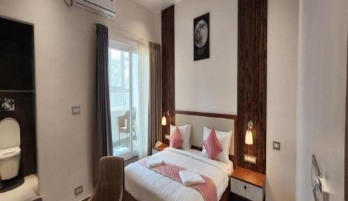 King Room with Balcony