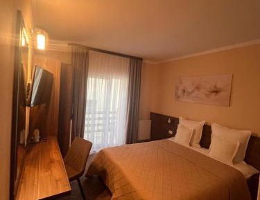Queen Room with Balcony