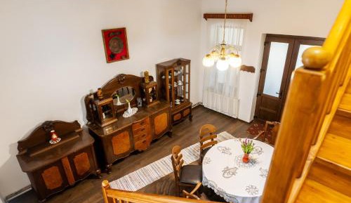 Double or Twin Room with Mountain View