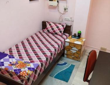 Single Room with Shared Bathroom