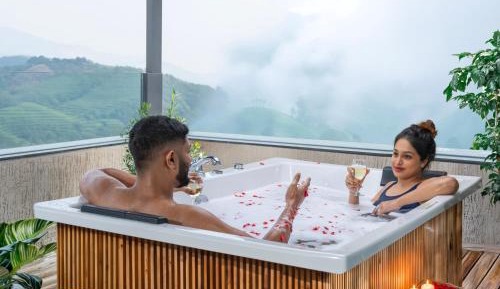 Tea Valley Jacuzzi Suite