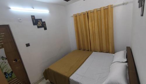 Deluxe Double Room (2 Adults + 1 Child)