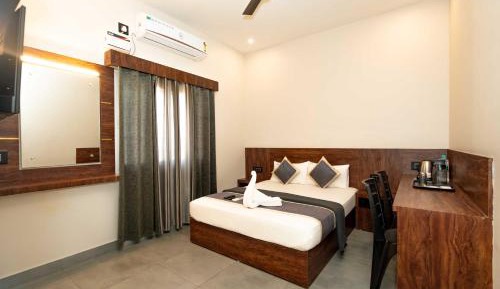 Deluxe Double Room (2 Adults + 1 Child)