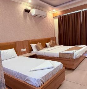 Deluxe Family Room