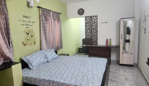 Deluxe Double Room (2 Adults + 1 Child)
