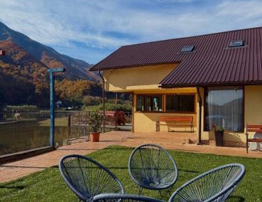 Villa with Garden View