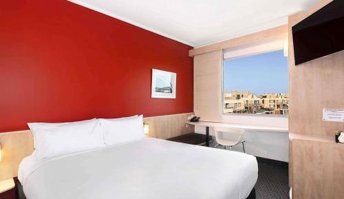 Standard Room, 1 Queen Bed
