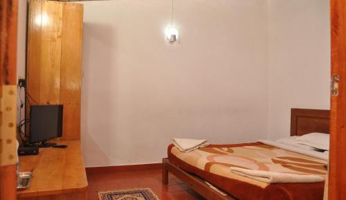 Queen Room with Garden View