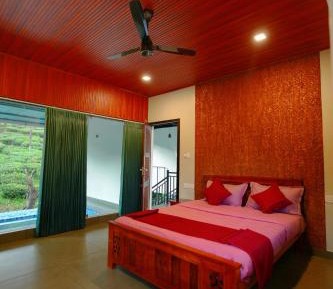 Suite with Pool View