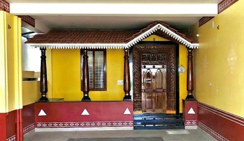 Deluxe Double Room (2 Adults + 1 Child)