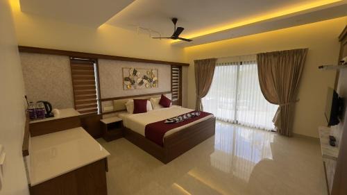 Suite with Balcony