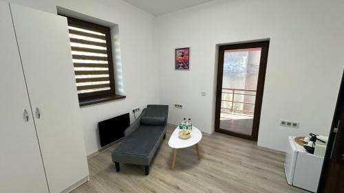 Deluxe Room (2 Adults + 1 Child)