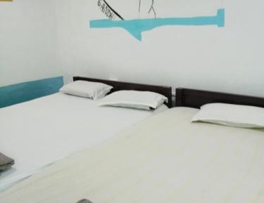Deluxe Two Bedroom Houseboat