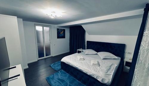 Double Room with Shared Bathroom