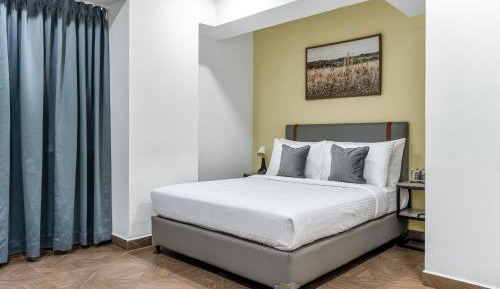 Standard Queen Room