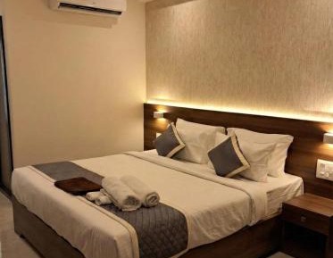 Deluxe Queen Room