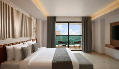 Winter Green Premium King Room with Sofa Bed