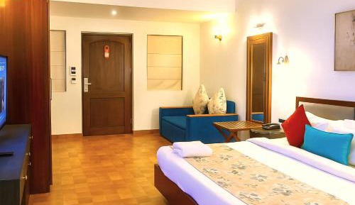 Arabian Sea Deluxe - 1 minute walk from Terra Paraiso, Happy Hours (2+1) from 4 pm to 7 pm and Airport Pick up (Till Sep 2026)