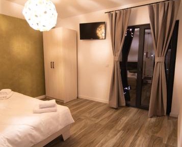 Double Room with Mountain View