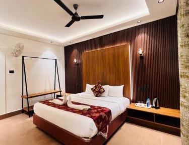 Junior Suite with Pool View
