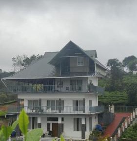 Apartment with Mountain View