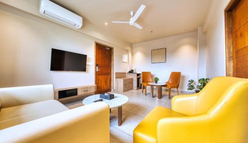 Suite with Mountain View