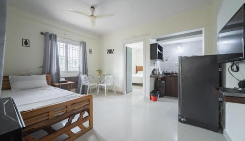 One-Bedroom Apartment with Balcony