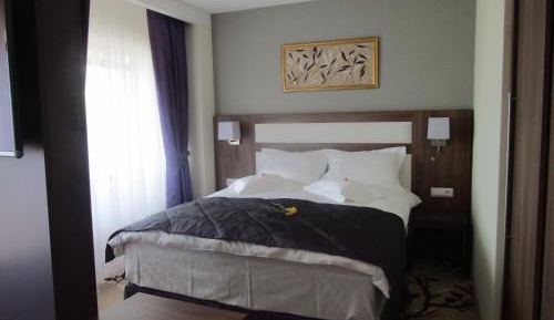 Junior Suite with City View