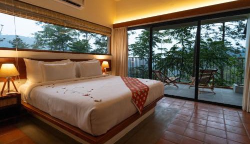 Suite with Hot Tub