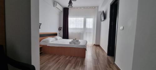 Standard Double Room with Balcony (No View)