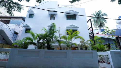 Deluxe Double Room (2 Adults + 1 Child)