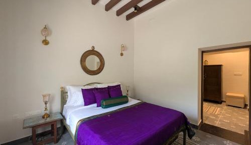 Deluxe Queen Room