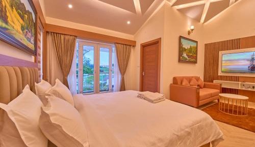 	 Luxury Suite Balcony Room