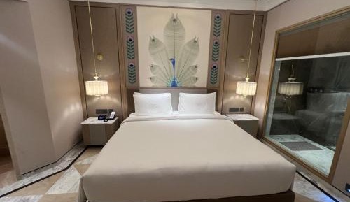 Grand Panoramic Suite with Separate Living Room and Jetted Tub
