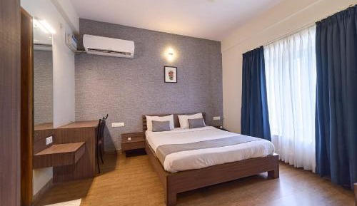Deluxe Double or Twin Room with Balcony