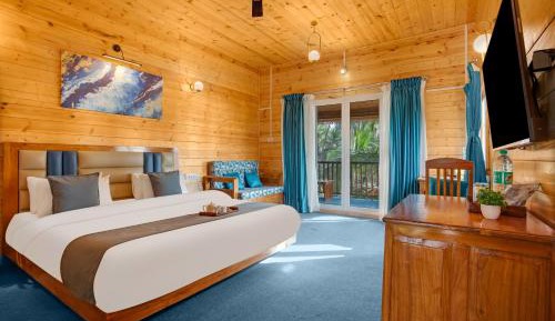 Deluxe Double Room with Balcony and Sea View
