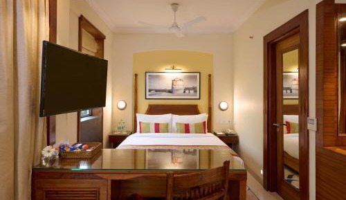 Superior Double Room with Balcony | Enjoy Happy Hours with 1+1 offer