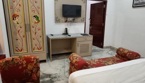 Family Room with Private Bathroom