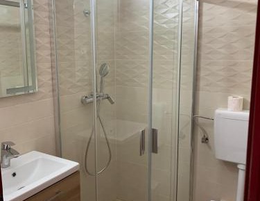 Quadruple Room with Private Bathroom