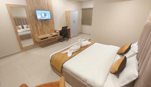 Deluxe Queen Room