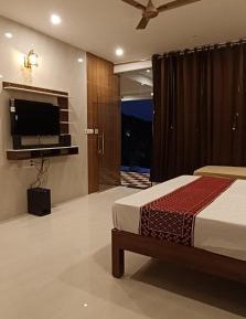 Deluxe Family Room