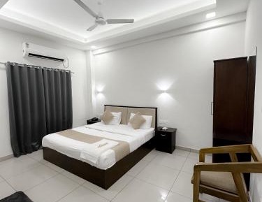 Deluxe King Studio