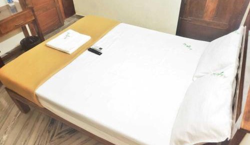 Single Room with Shared Shower and Toilet