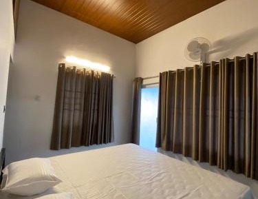 Single Room with Mountain View